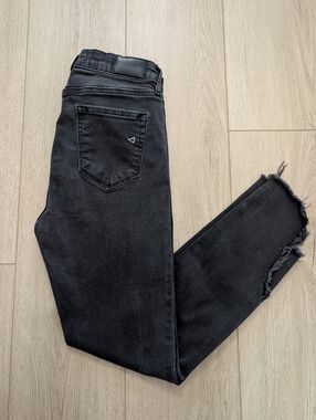 HIDDEN Black Cropped Denim | Size 28